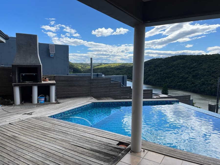 6 Bedroom Property for Sale in Gonubie North Eastern Cape